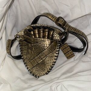 New Handcrafted Hairdressing Scissors Tool Belt Barber Gold with Hang Tag